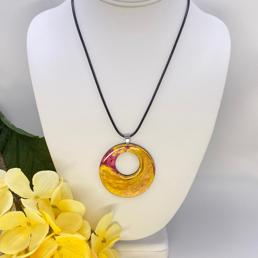 Hand Painted Iridescent Center Hollow Pendant Necklace