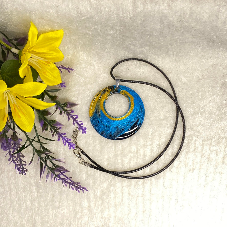 Hand Painted Iridescent Center Hollow Pendant Necklace