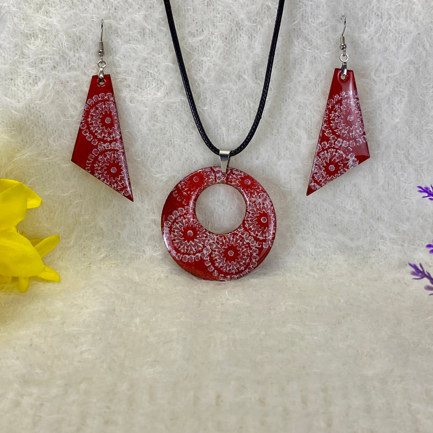 Hand Painted Iridescent Center Hollow Pendant Necklace and Earring Set