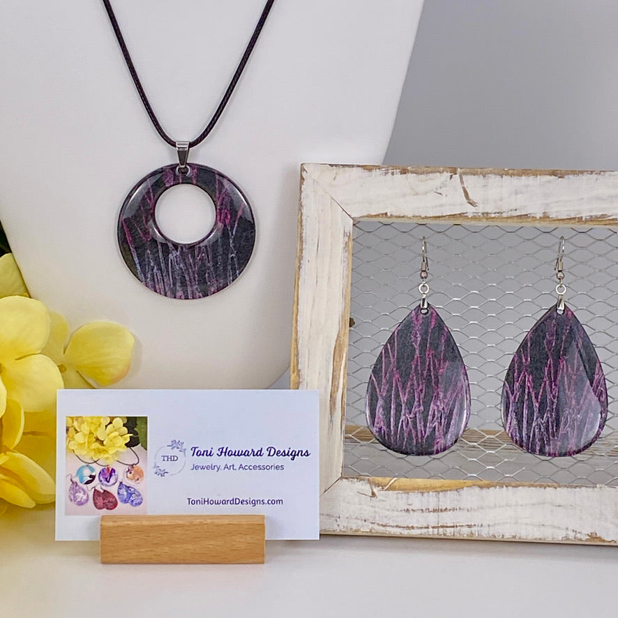 Hand Painted Iridescent Center Hollow Pendant Necklace and Earring Set